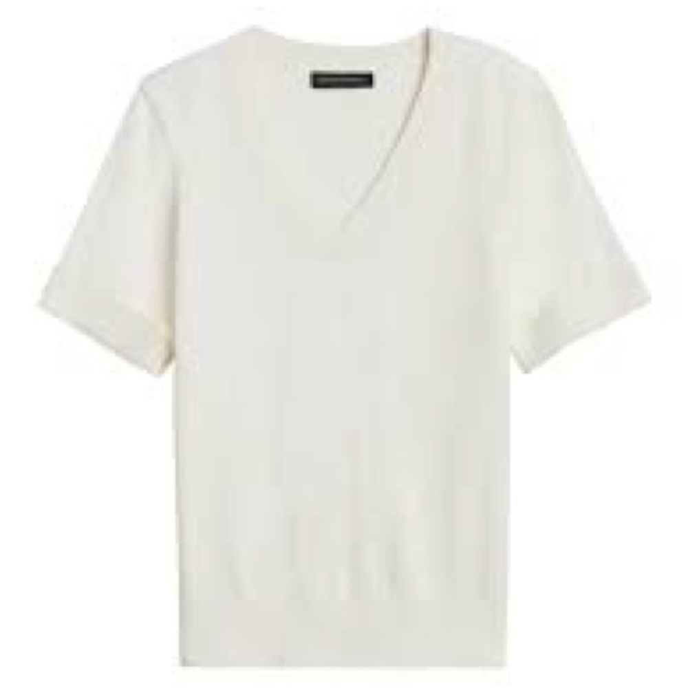 Banana Republic Cream V-Neck Sweater